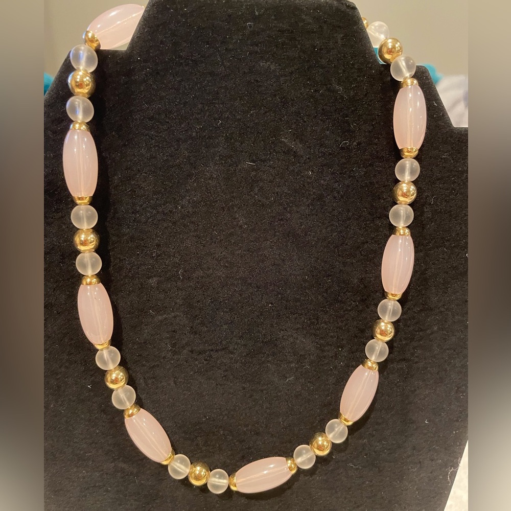 Pink & Gold tone necklace - Picture 2 of 3